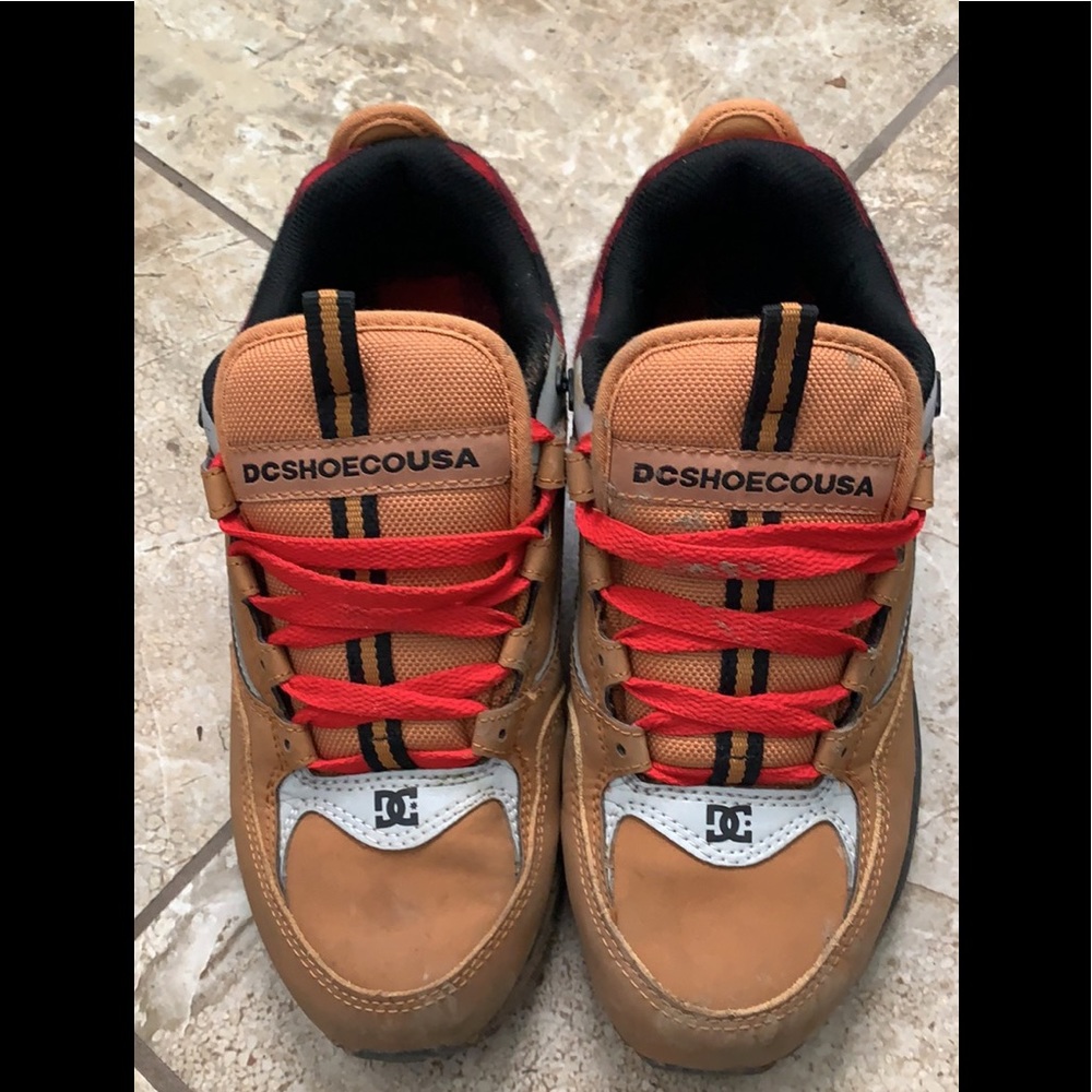 DC skate shoes